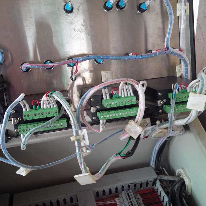 Tủ điều khiển sử dụng đầu cân PT650D (Mặt đấu nối jack cắm)